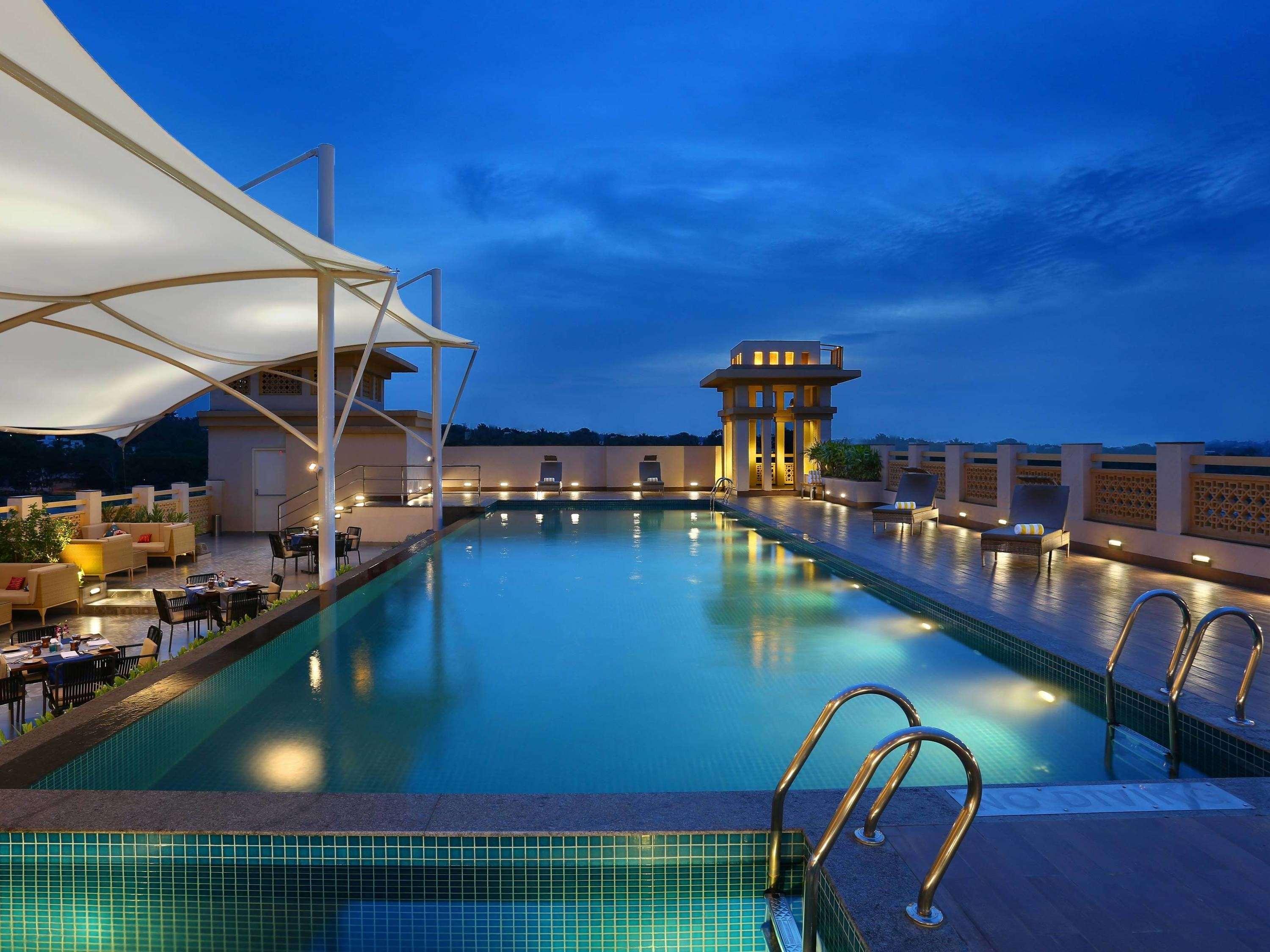 Grand Mercure Mysore - An Accor Brand Экстерьер фото The swimming pool at the hotel