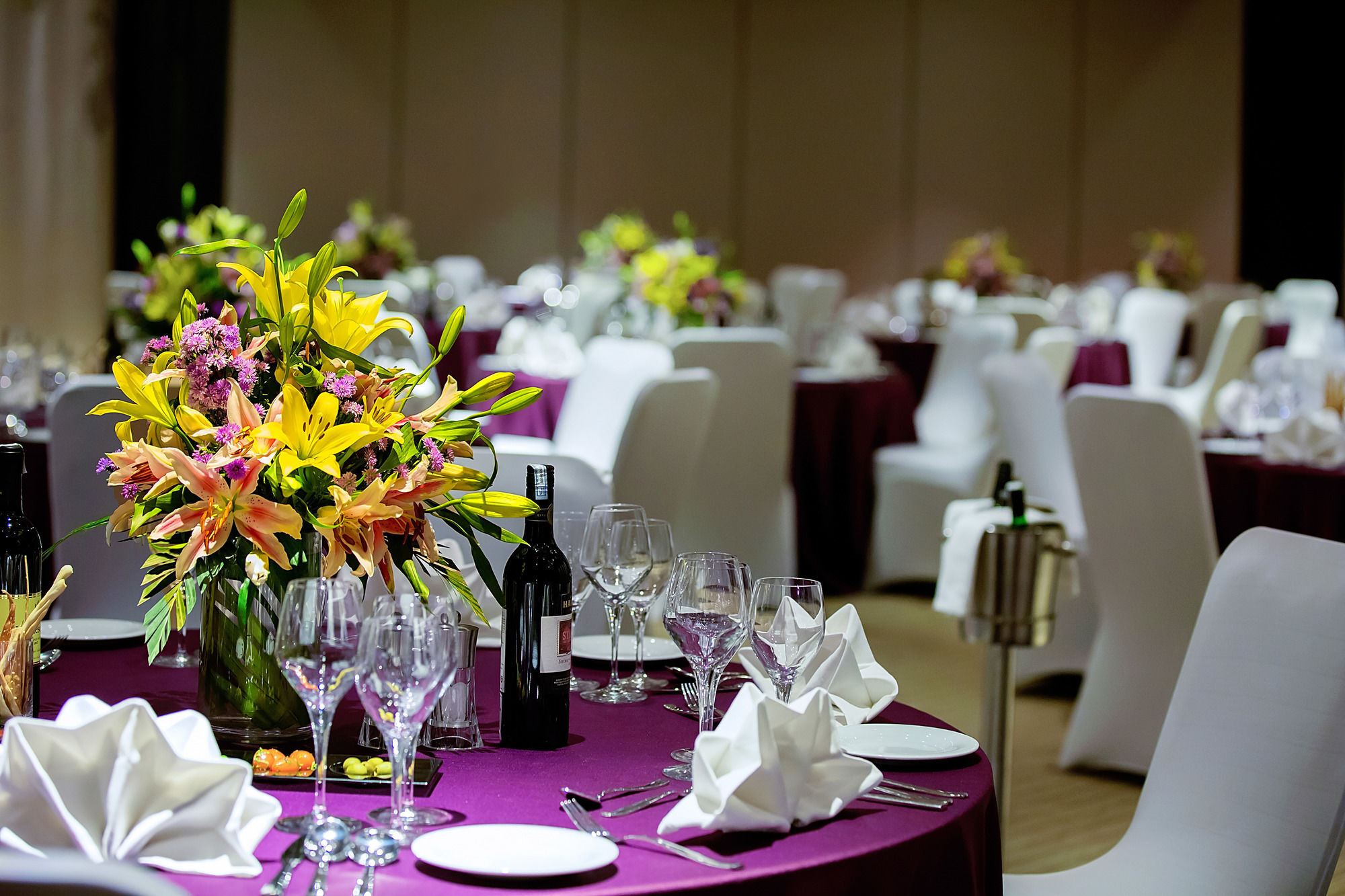 Grand Mercure Mysore - An Accor Brand Экстерьер фото A table set for a formal dinner